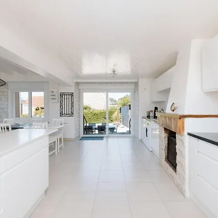 Maison Spacieuse Avec Jardin - 10 Min بيت للعطل