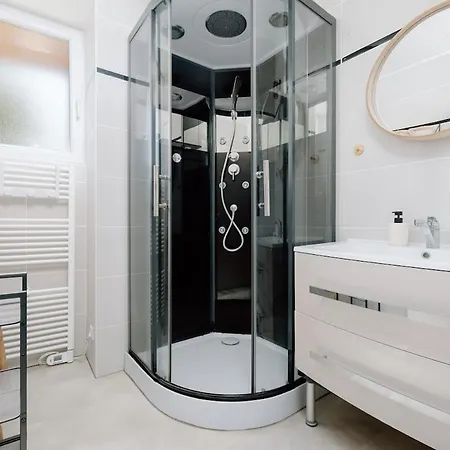 Maison Spacieuse Avec Jardin - 10 Min بيت للعطل