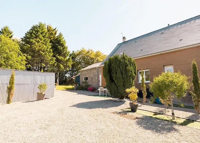 Maison Spacieuse Avec Jardin - 10 Min Holiday home *