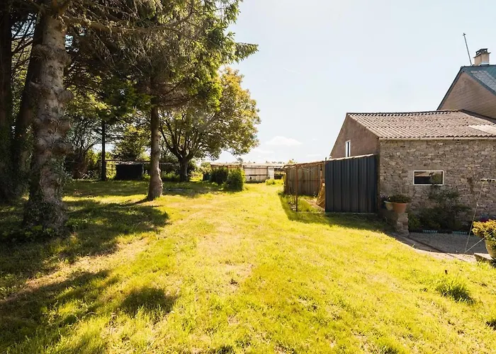 Maison Spacieuse Avec Jardin - 10 Min Holiday home Besneville